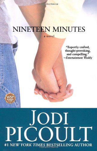 Nineteen Minutes [Paperback]
