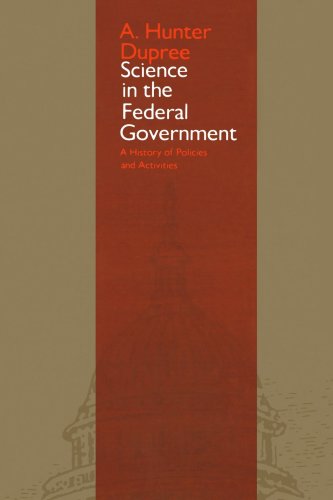 Science in the Federal Government A History of Policies and Activities [Paperback]