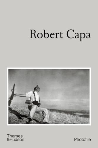 Robert Capa (Photofile) [Paperback]