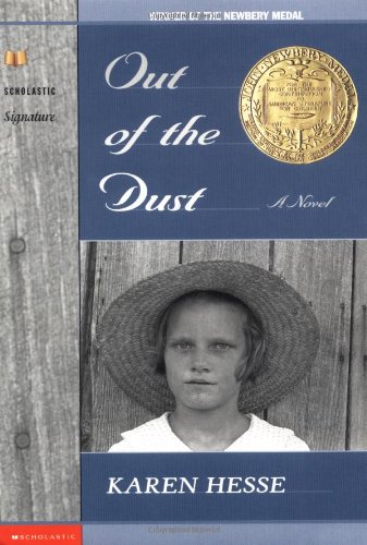 Out of the Dust [Paperback]