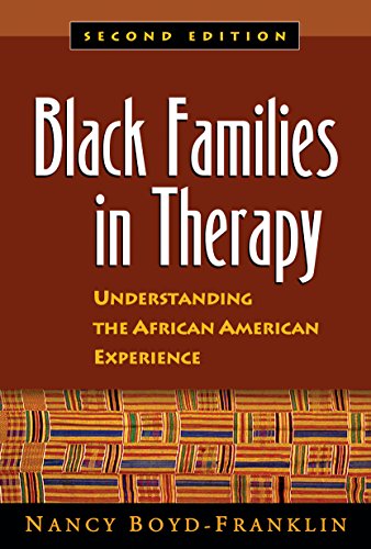 Black Families in Therapy Understanding the African American Experience [Hardcover]