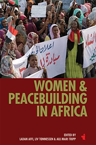 Women &amp Peacebuilding in Africa [Paperback]