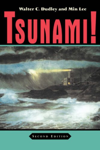 Tsunami (revised) (latitude 20 Books) [Paperback]