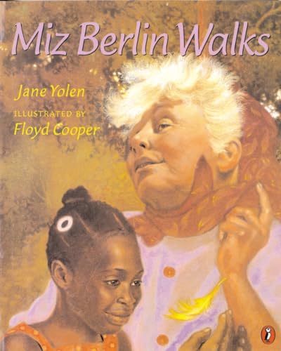 Miz Berlin Walks [Paperback]