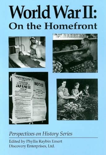 World War II On the Homefront [Paperback]