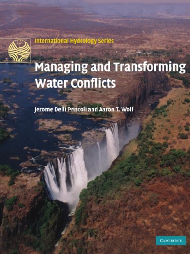 Managing and Transforming Water Conflicts [Paperback]