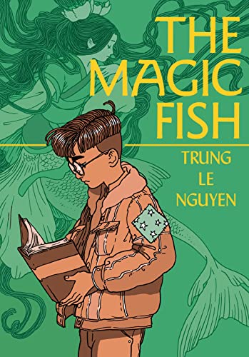 The Magic Fish (A Graphic Novel) [Paperback]